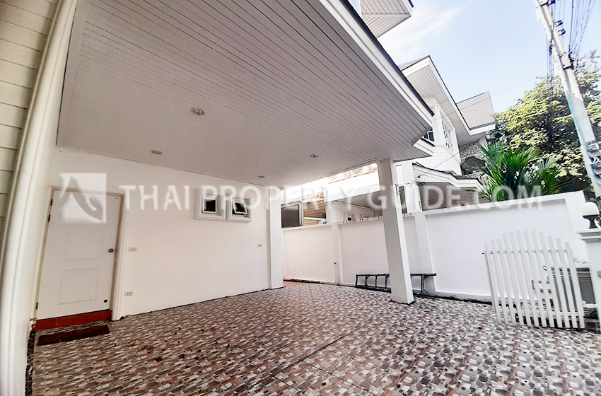 House with Shared Pool in Sukhumvit 